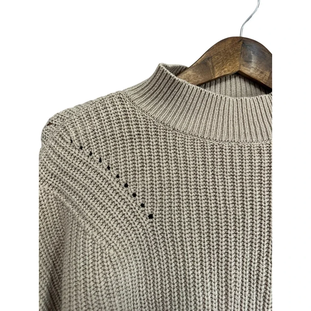 Forever 21 Womens Mock Neck Knit Sweater M Medium Neutral‎ Backless Casual